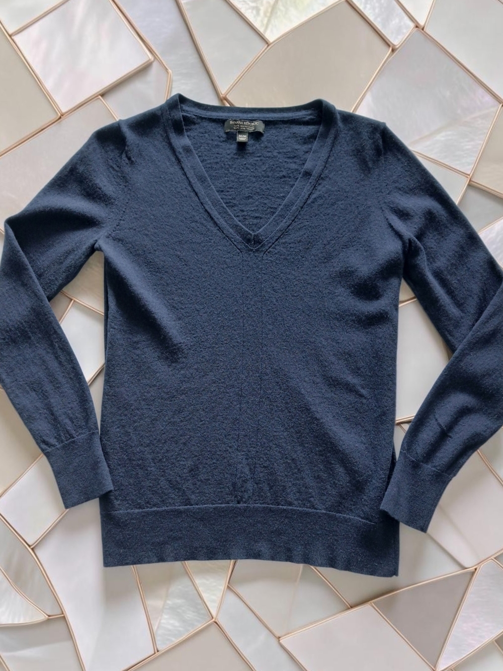 100% Merino Wool Banana Republic Navy V-Neck Sweater